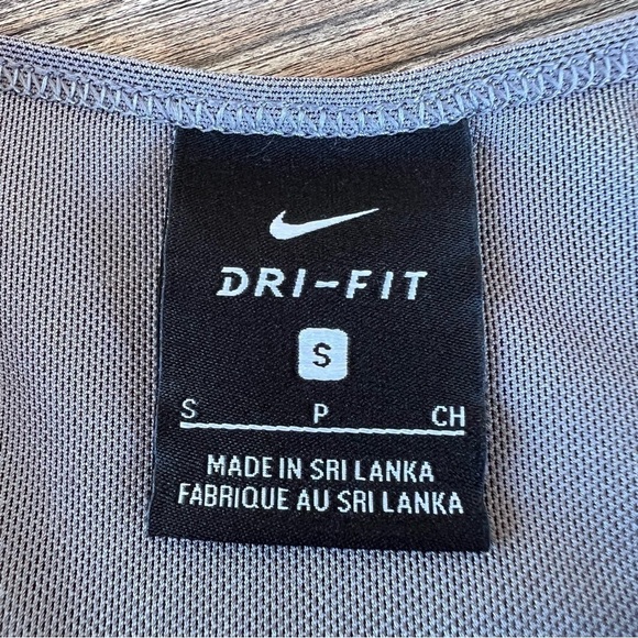 Nike Pro Intertwist High Neck Dri Fit Sports Athletic Top Small Gray Black HTF - Picture 6 of 6